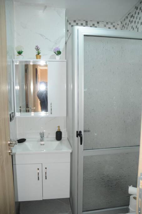 Appartement Meuble Et Bien Situe Meknès Exterior foto