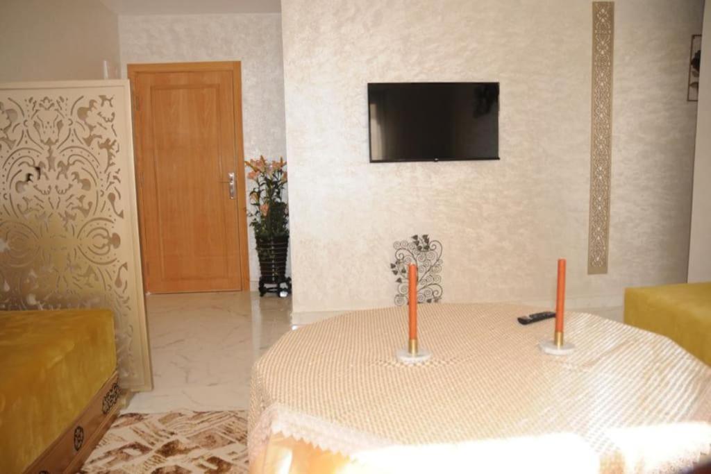 Appartement Meuble Et Bien Situe Meknès Exterior foto